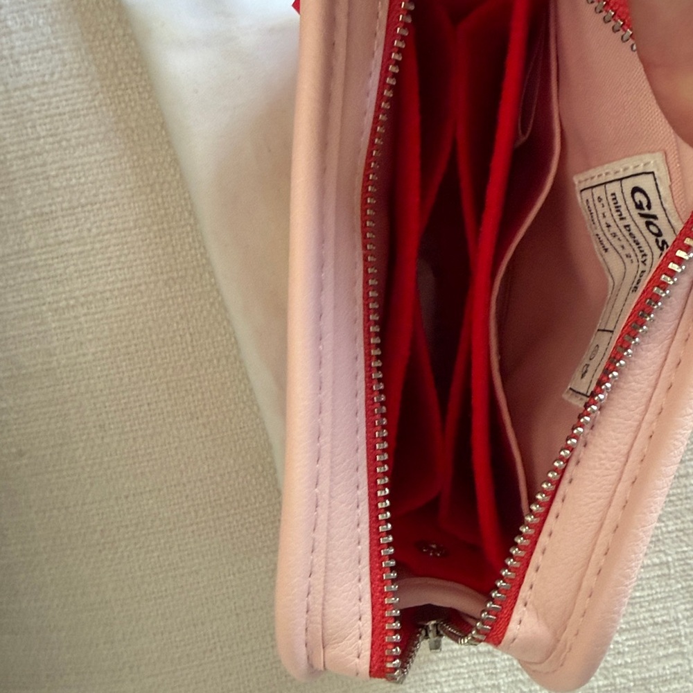 NWT Glossier Mini Beauty Bag - Picture 5 of 5